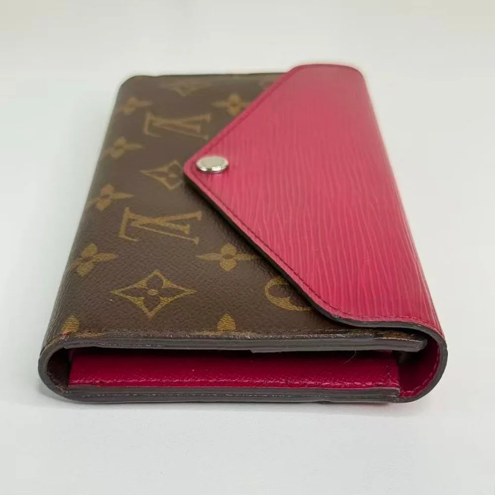 Louis Vuitton Monogram Canvas Wallet with Pink Accents and Classic LV Logo Desig - Picture 3 of 7